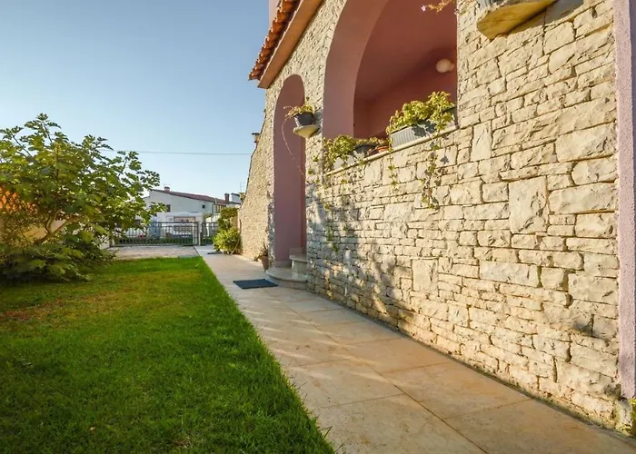 Gostinjska kuća Apartment Medulin 3*