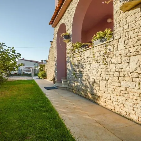 Gasthuis Apartment Medulin 3*